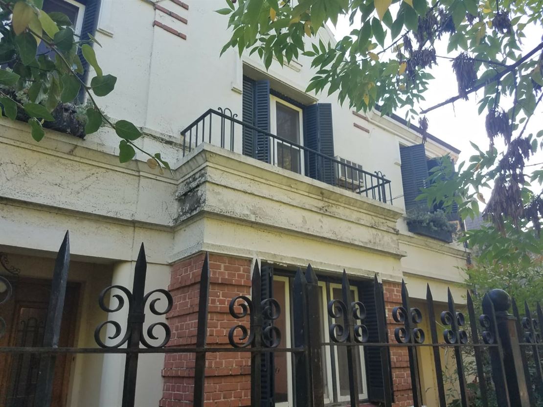 Sólido y Señorial chalet en 2 plantas a 1 cuadra del Colegio Mallinckrodt
